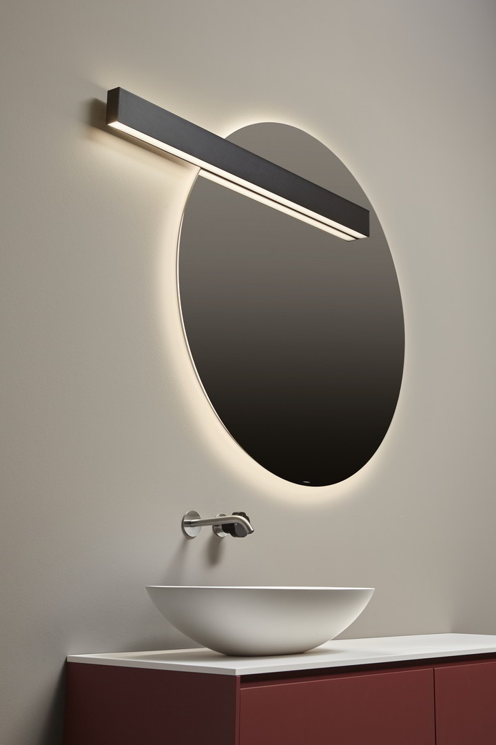 create a collection able to satisfy different aesthetic requirements.