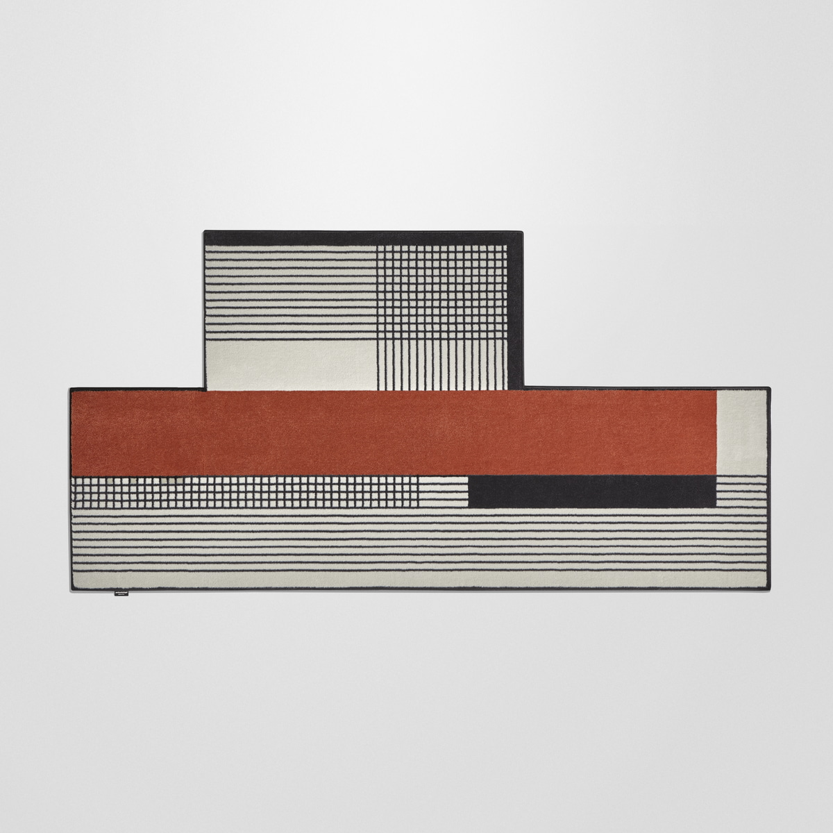 inclined lines that define new perspectives