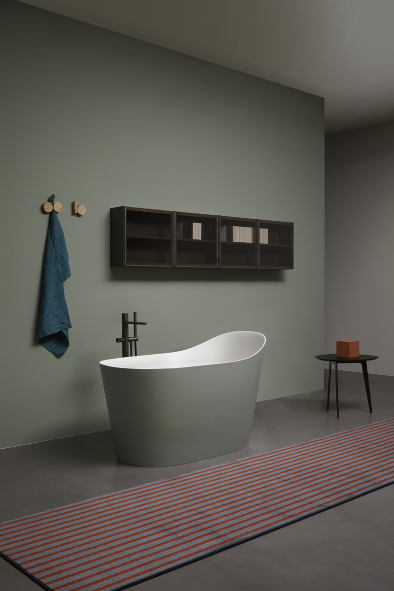 fluid lines, soft shapes and candid surfaces