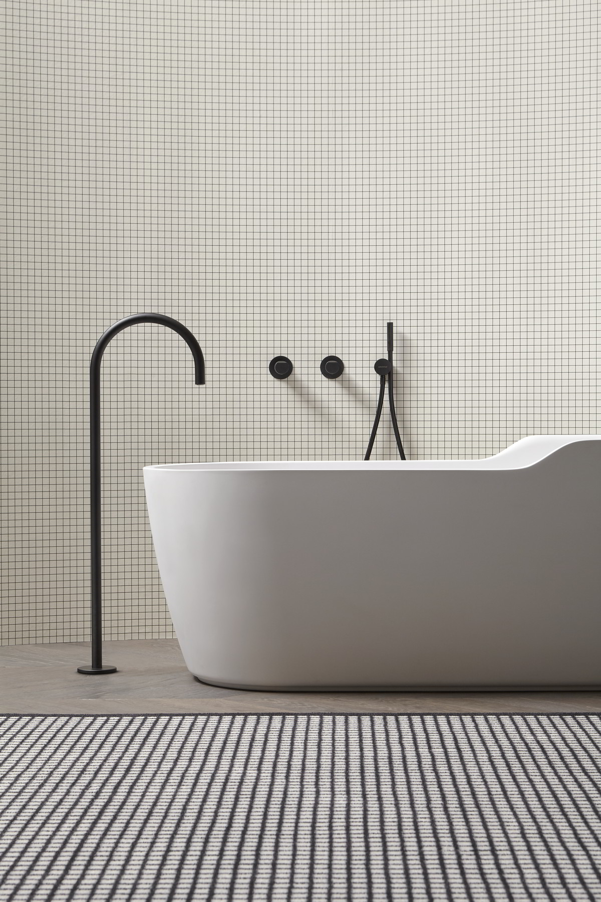 Compact and slender, light and dynamic.