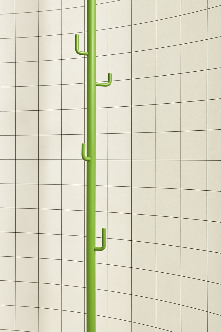 A clothes hanger with an unprecedented image, a flexible object 