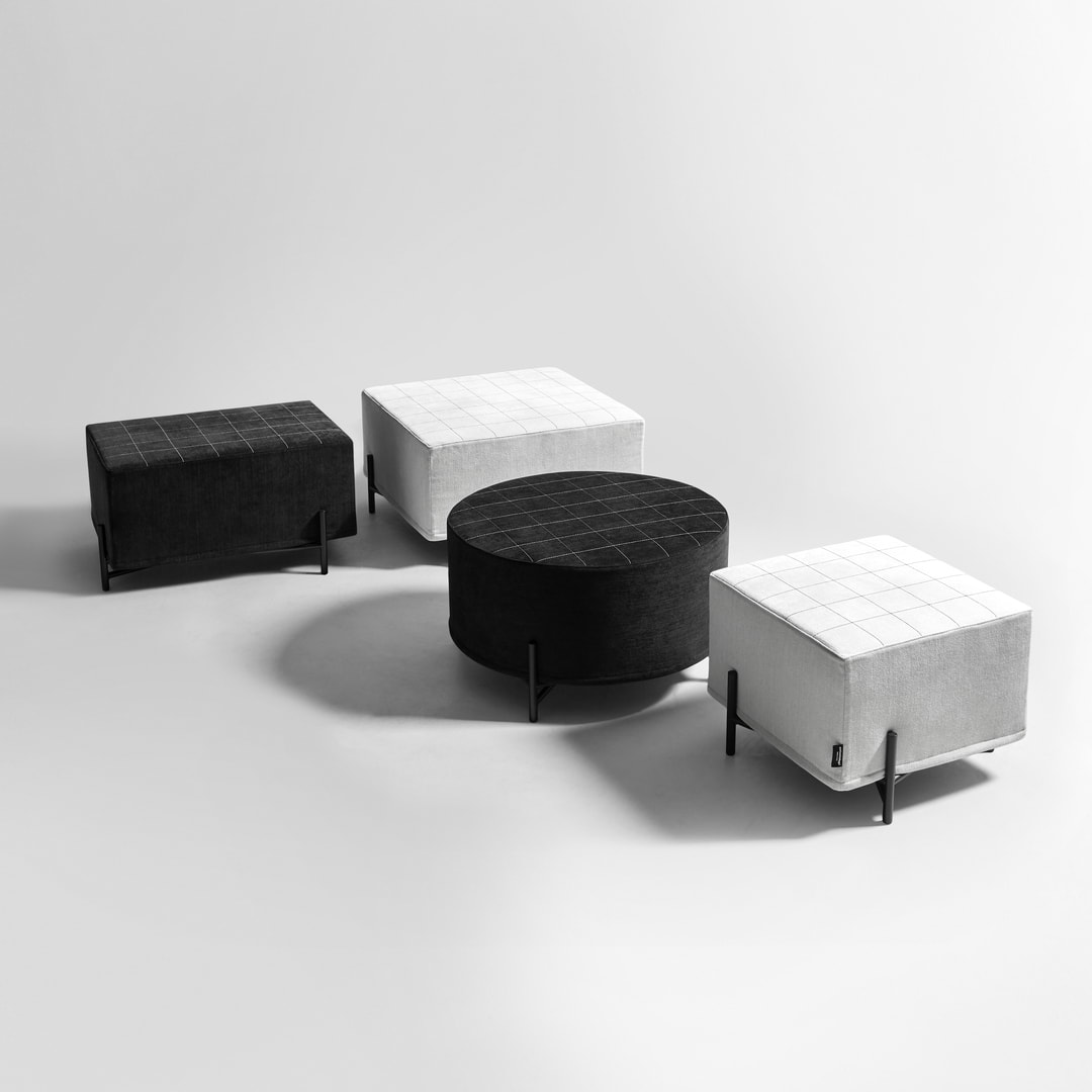 Light and shadow envelop the object
