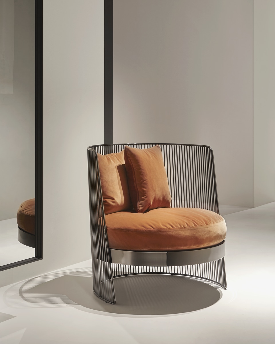 The circular geometry of the seat is the fulcrum of the design