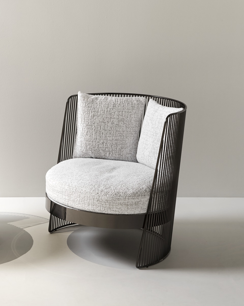 The circular geometry of the seat is the fulcrum of the design