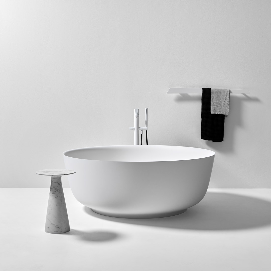 A balance of pure geometries