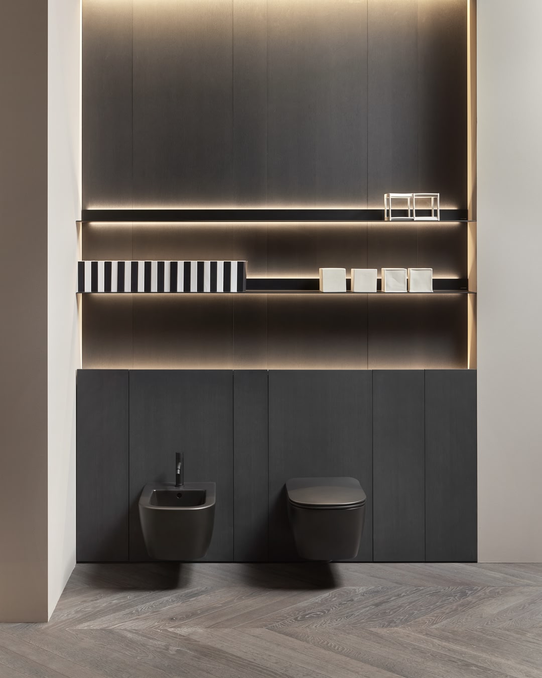 the protagonists of the bathroom environment
