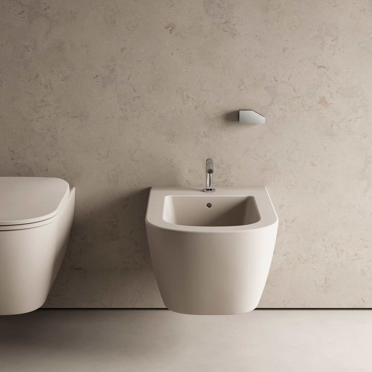 La serie si declina nelle versioni per lavabo, bidet, vasca e doccia.
