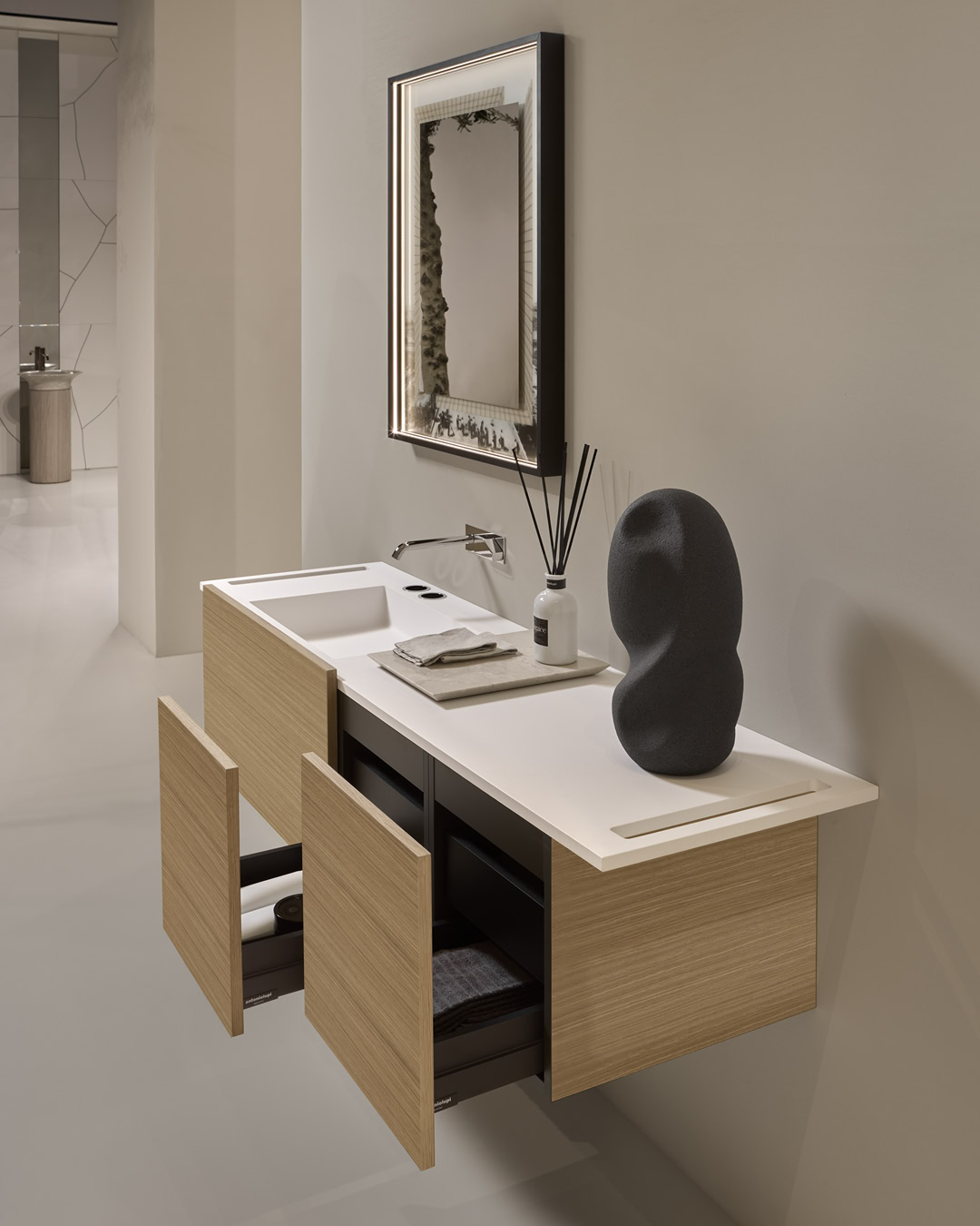 precise layering of volumes